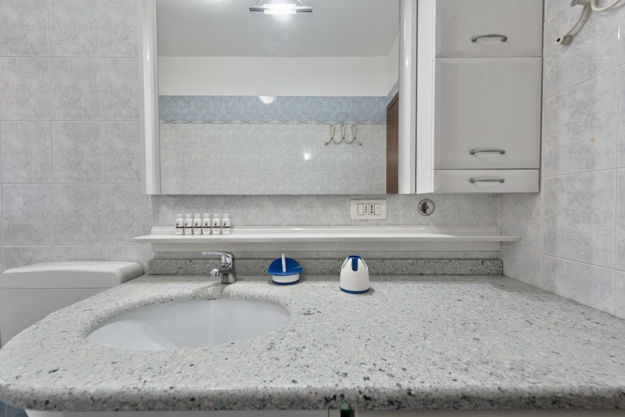 Fortino Roomy Apartment Turin Bagian luar foto
