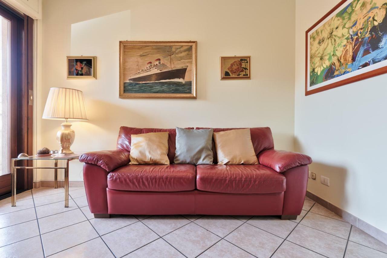 Fortino Roomy Apartment Turin Bagian luar foto